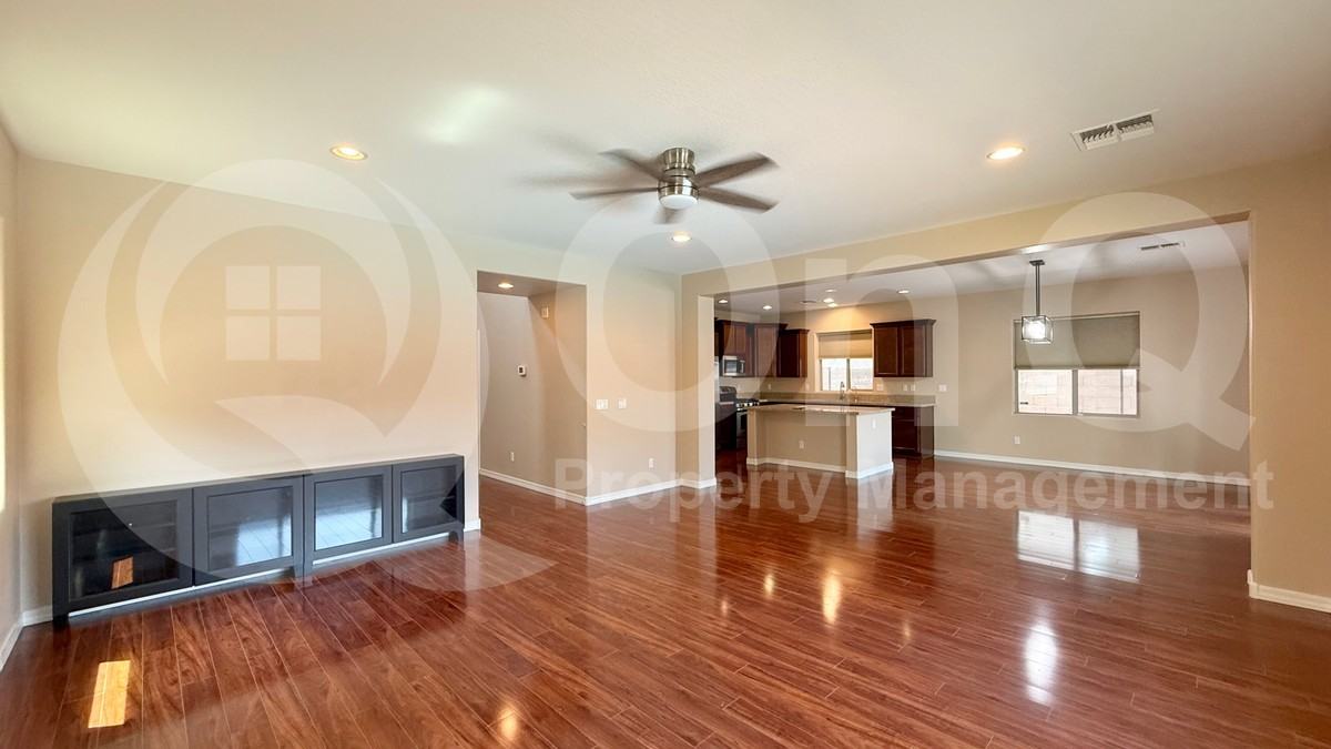 1142 E Sourwood Dr - Photo 4 of 25