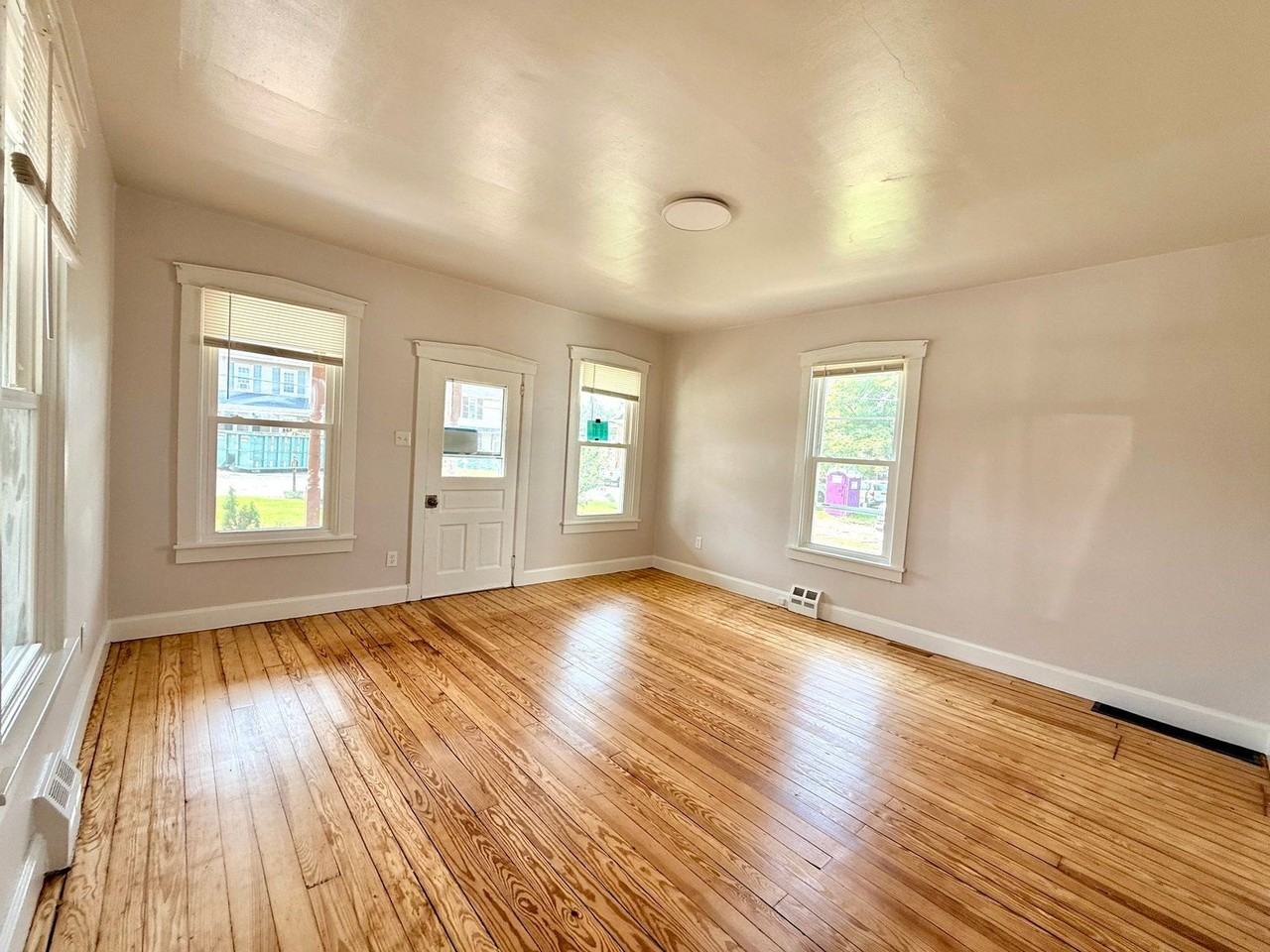 37 N Kinzer Rd - Photo 3 of 22