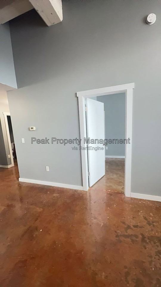 1510 W Broad St #304 - Photo 7 of 30