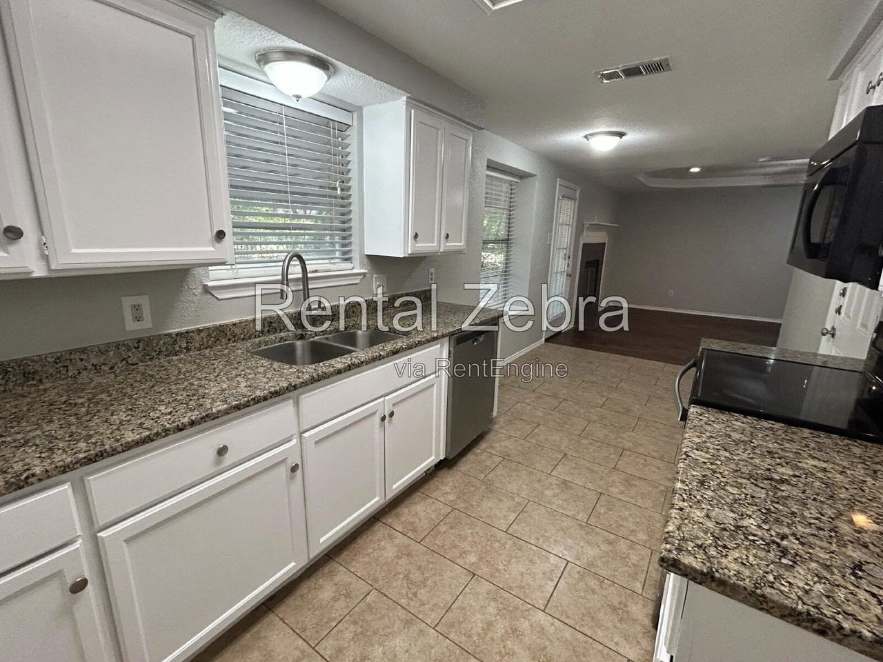 6005 Lindy Ln - Photo 5 of 14