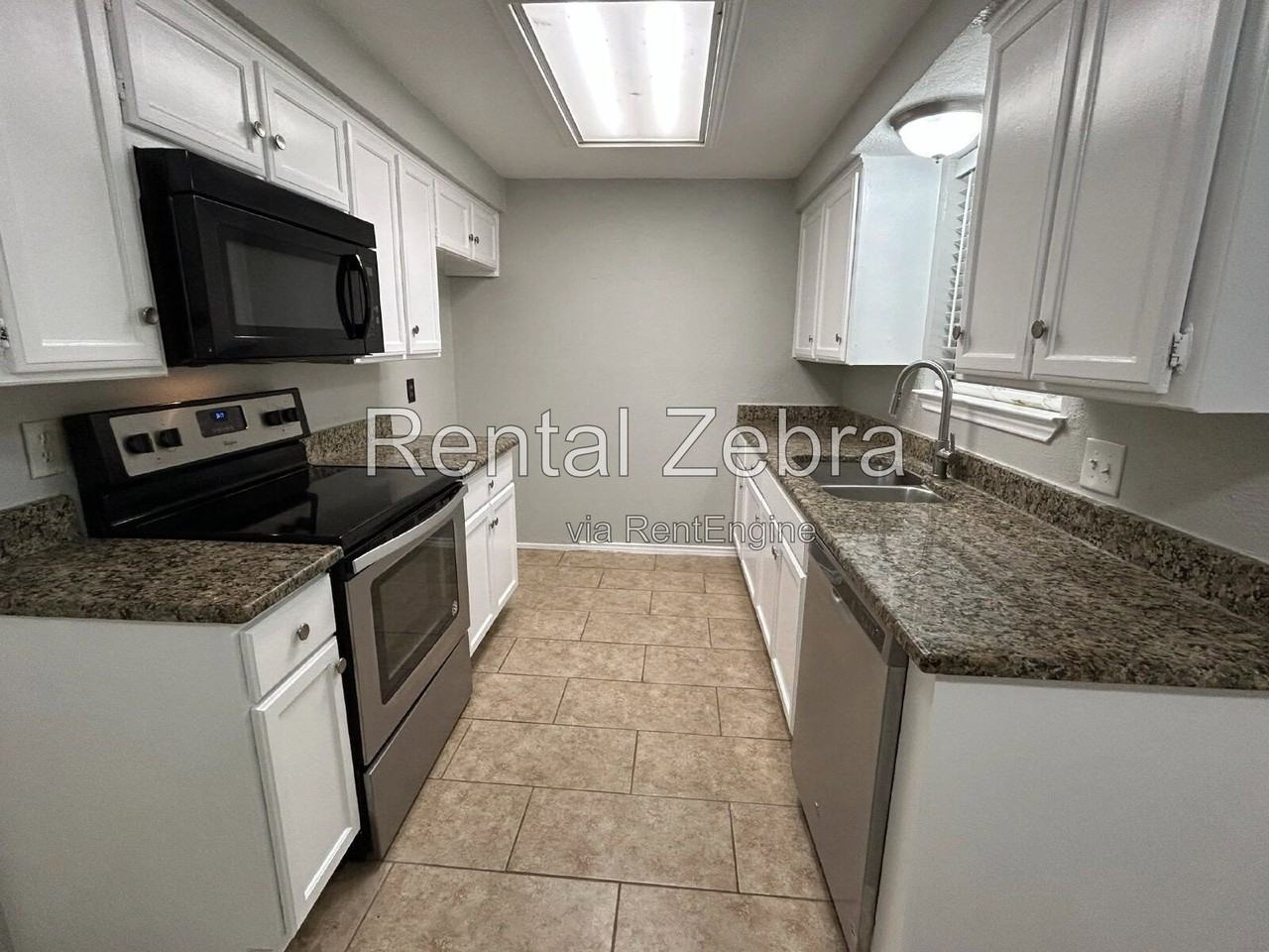 6005 Lindy Ln - Photo 6 of 14