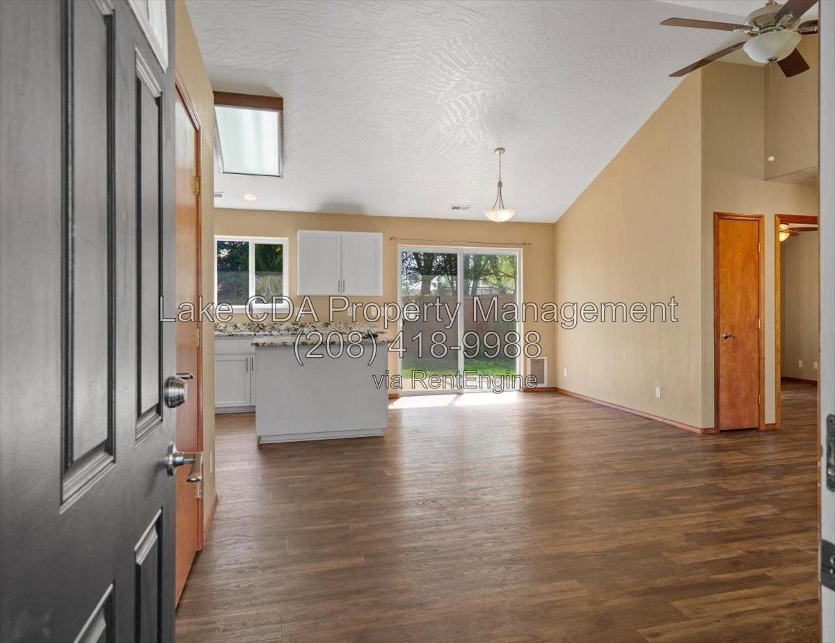 8920 N Torrey Ln - Photo 4 of 38