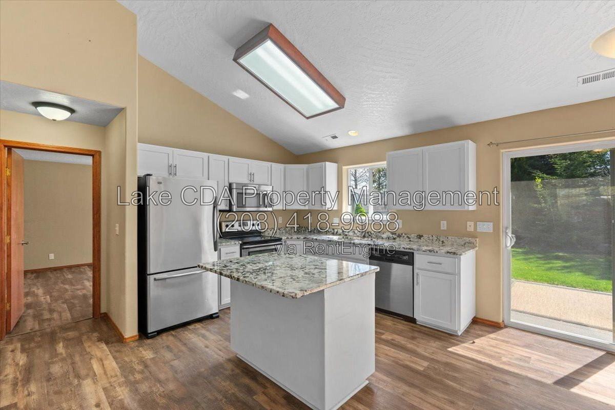 8920 N Torrey Ln - Photo 7 of 38