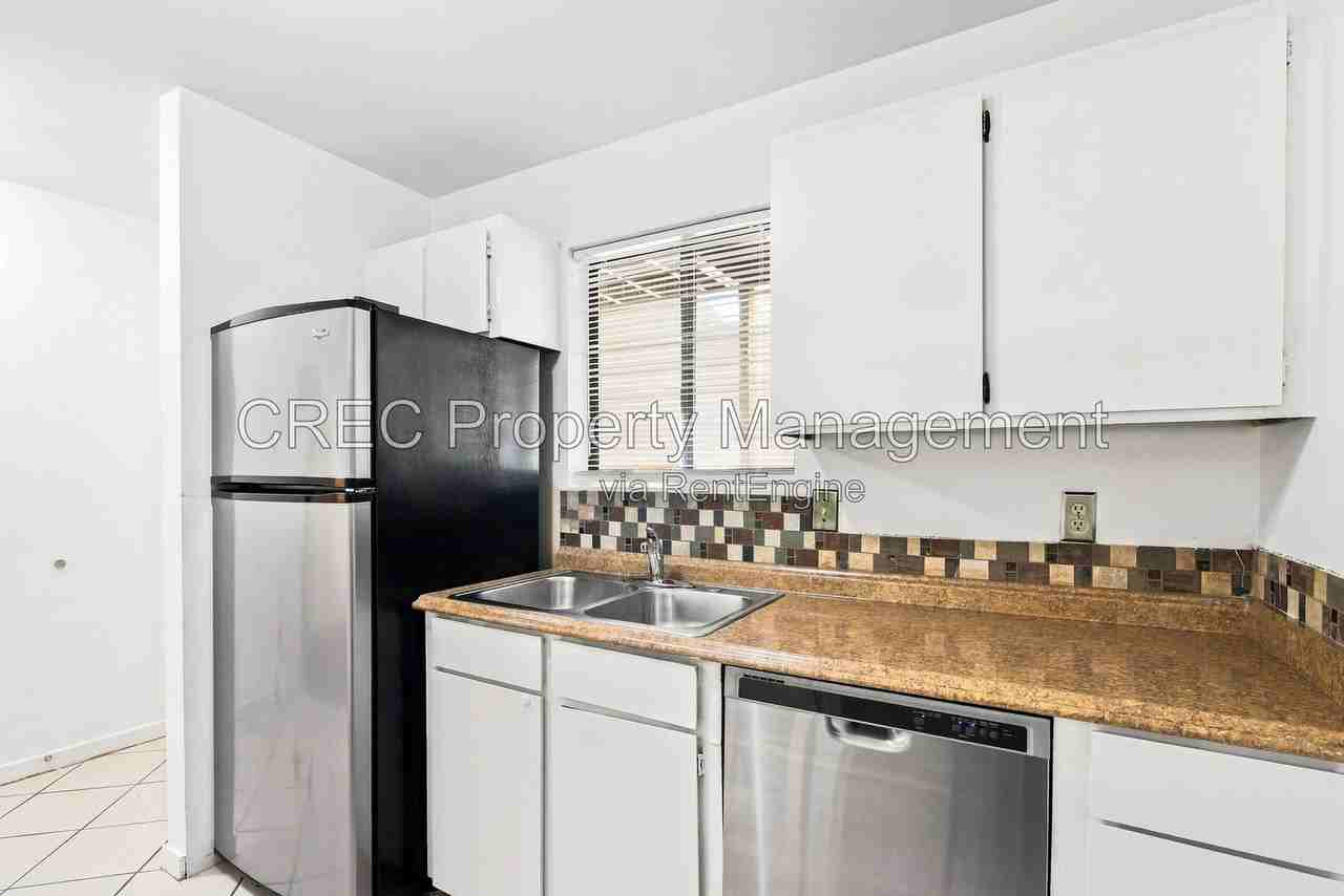 2736 Jobee Dr #3 - Photo 7 of 18