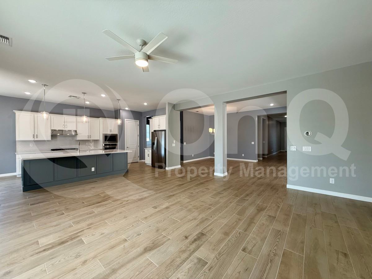 22839 E Nightingale Rd - Photo 7 of 31