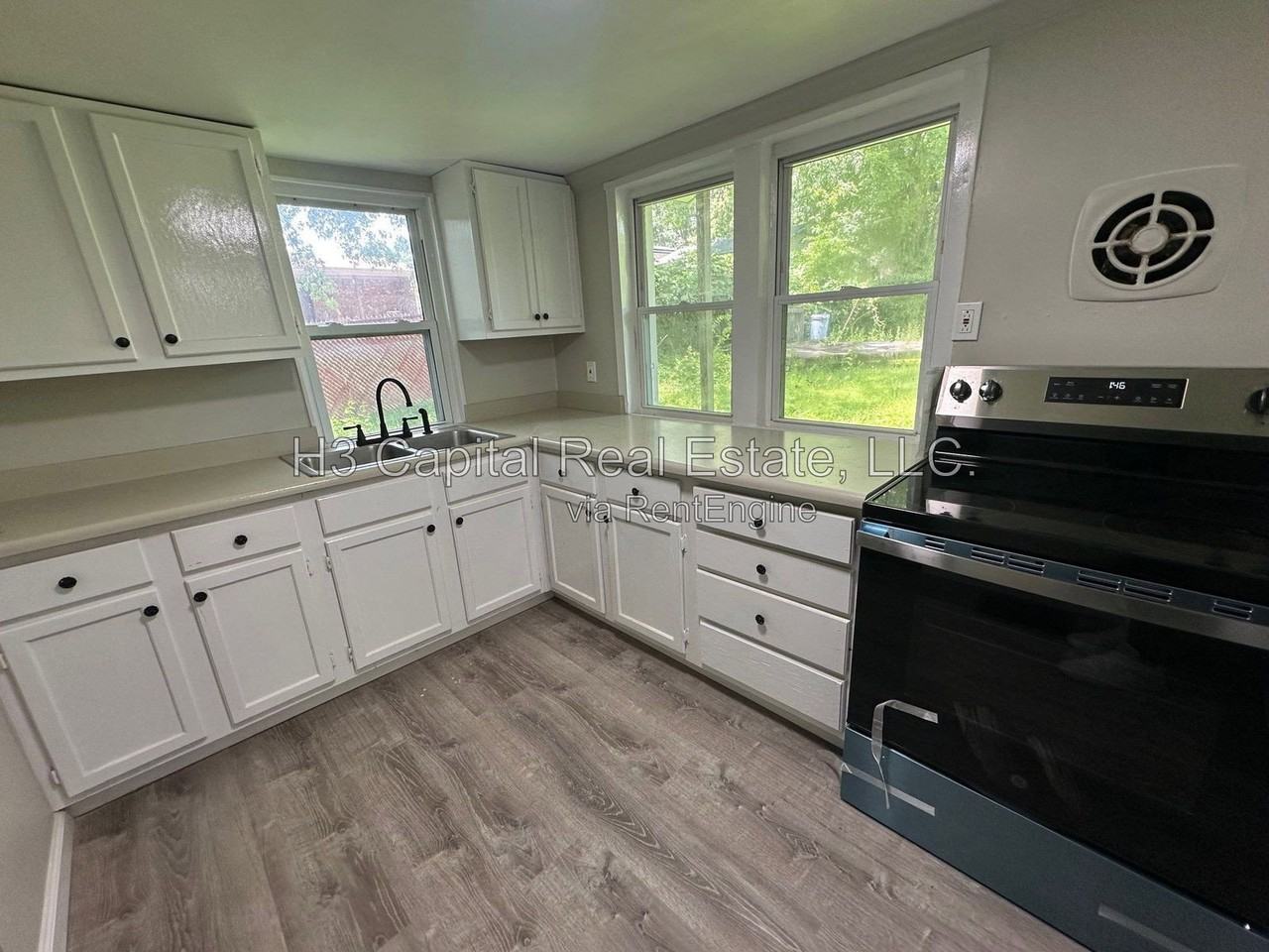 7253 Town Hall Rd - Photo 2 of 10