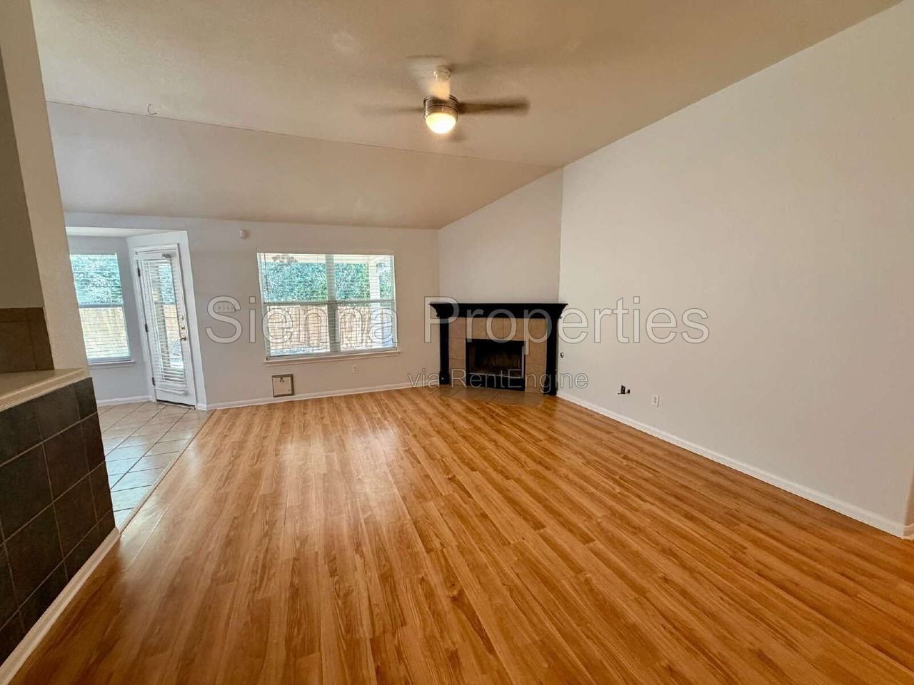 1517 Hawk Dr - Photo 4 of 27