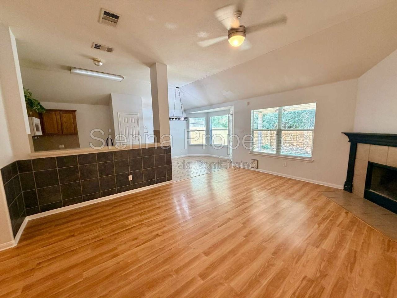 1517 Hawk Dr - Photo 5 of 27