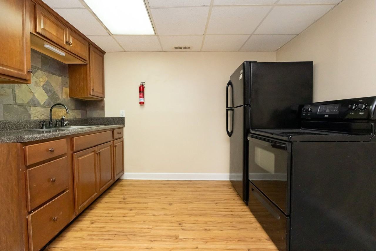 1309 Labrea Dr #B - Photo 3 of 19