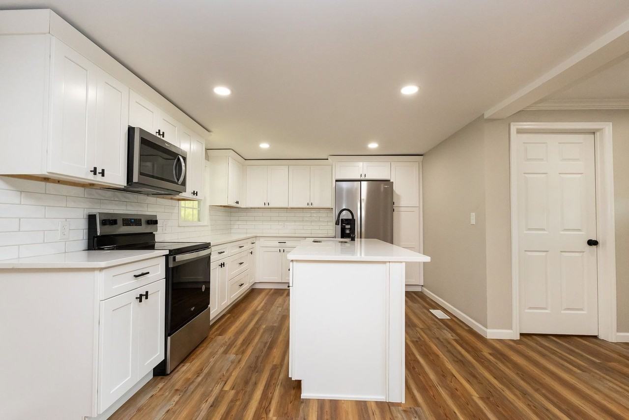 125 Anderson Rd - Photo 2 of 26