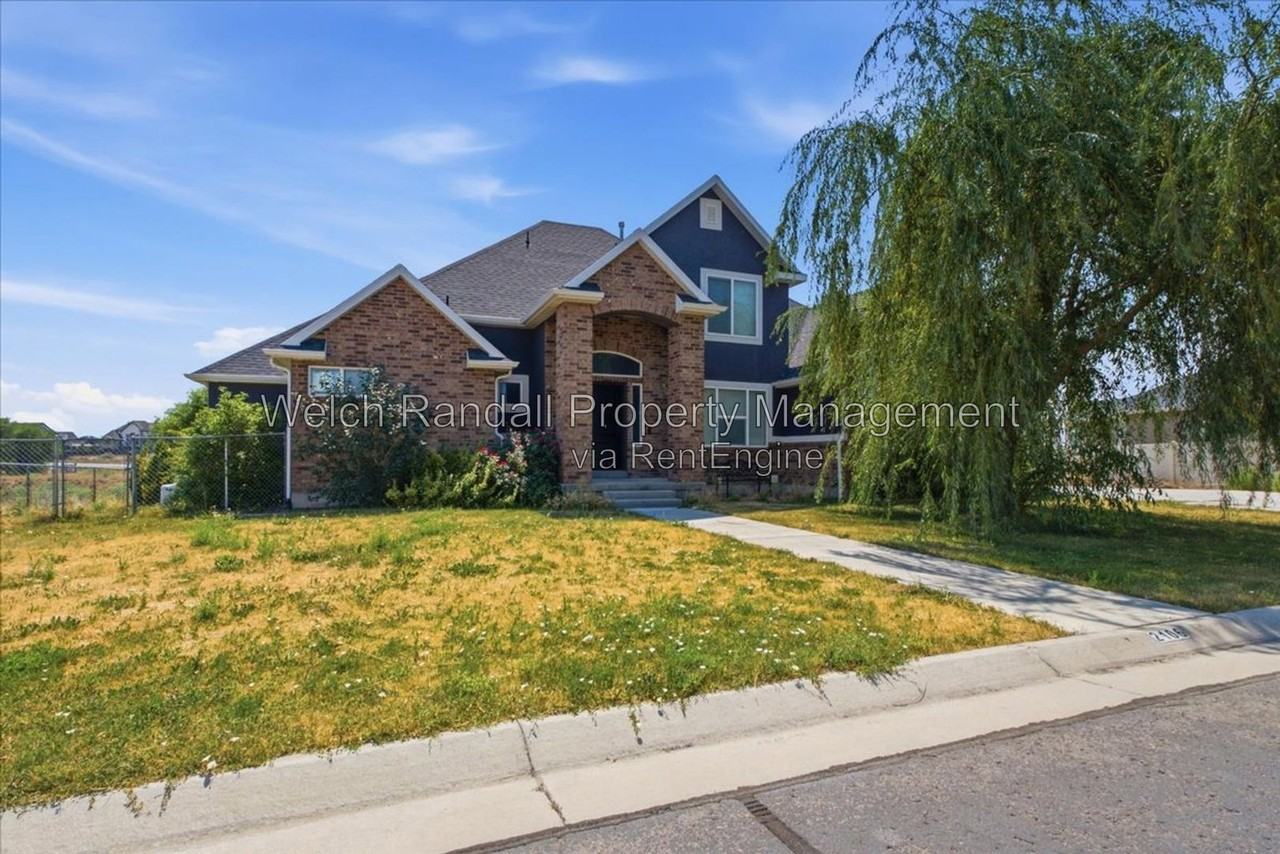2106 E Sunnyvale Dr