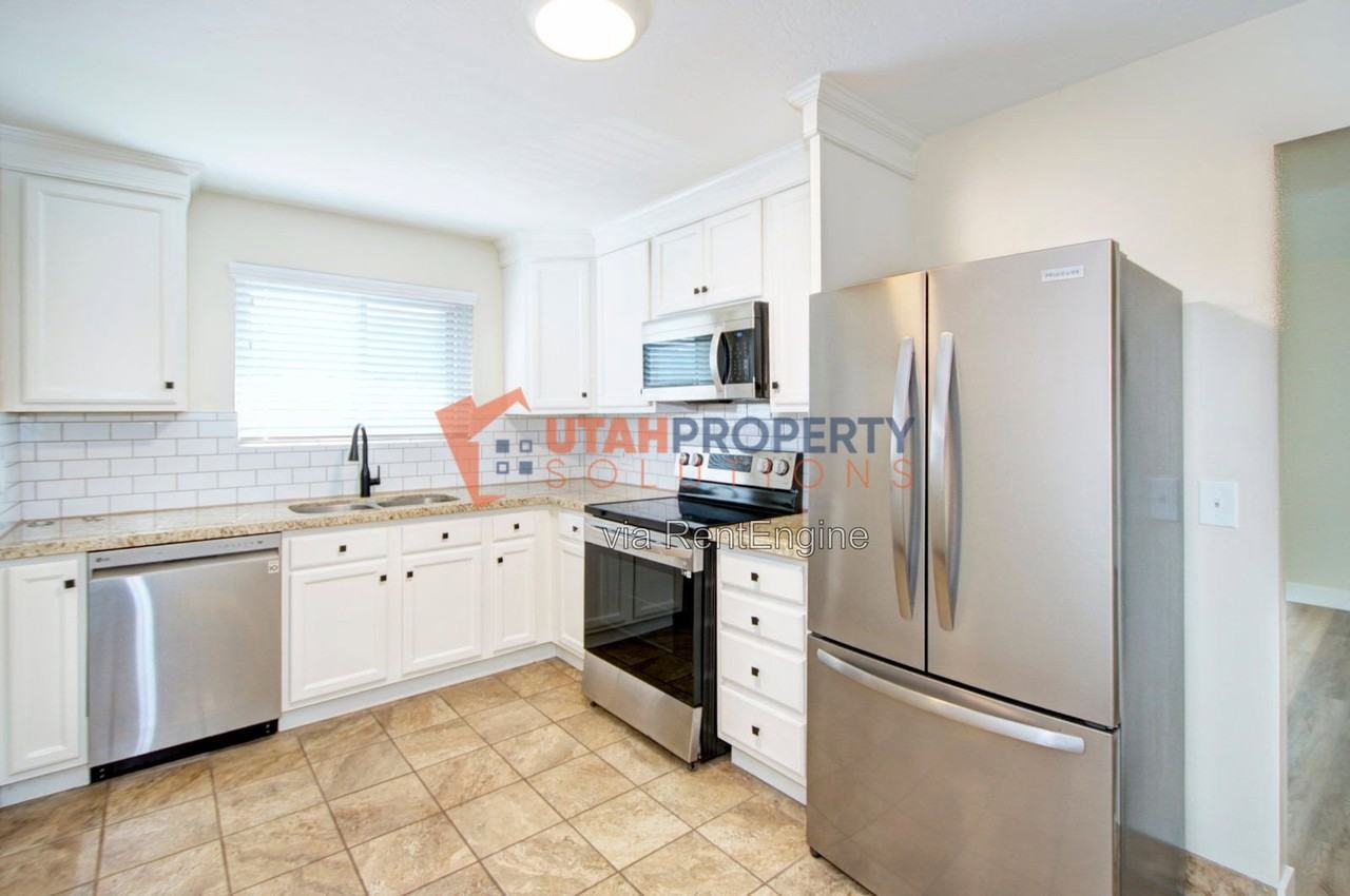 3910 S 1040 E #C - Photo 6 of 14