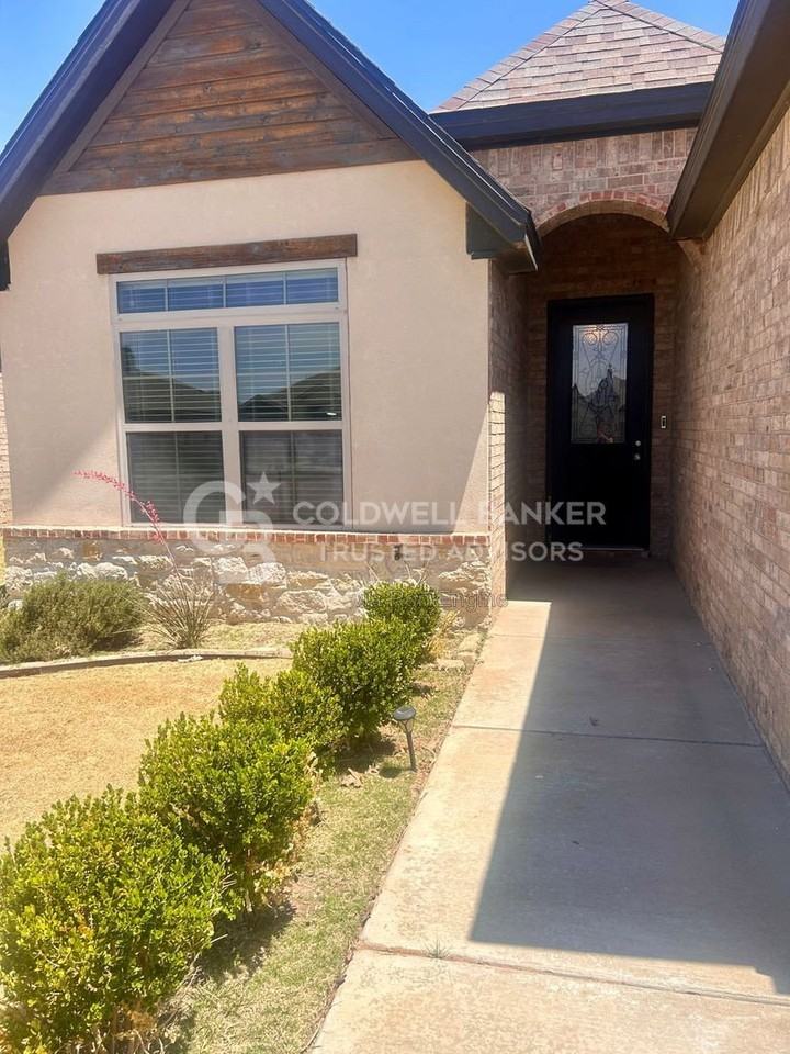 10317 Vernon Dr - Photo 2 of 23