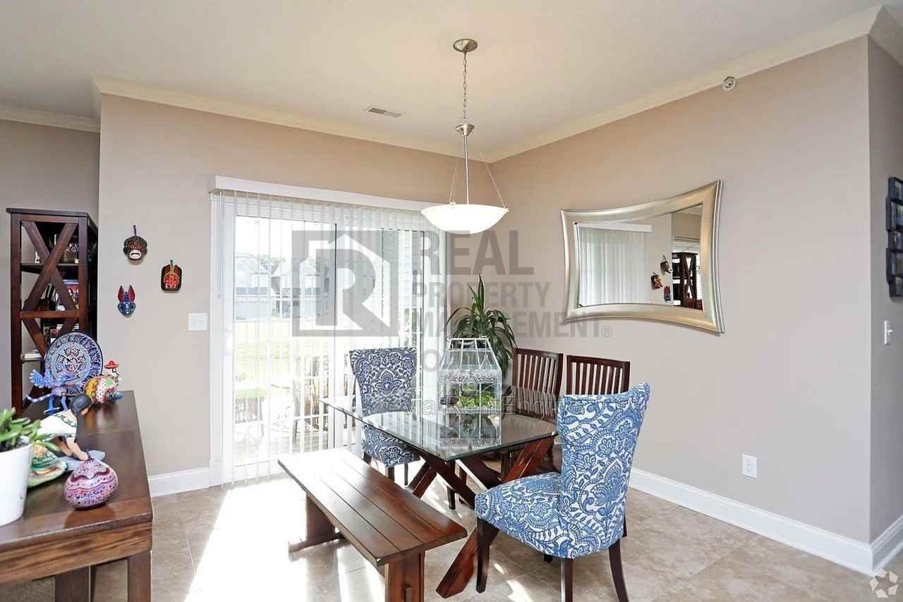 14105 Airline Ave #4 - Photo 5 of 16