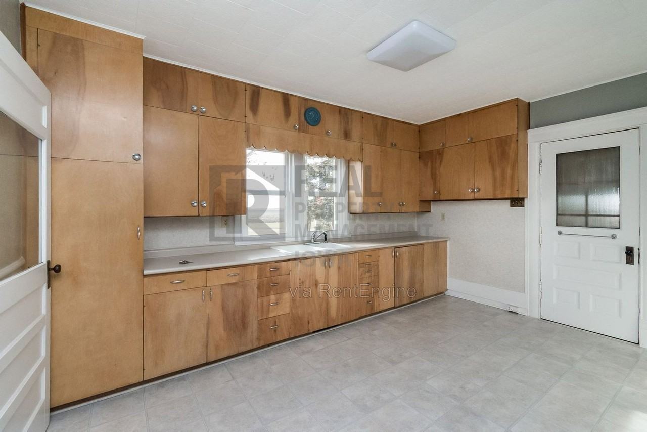1667 W Ave - Photo 4 of 16