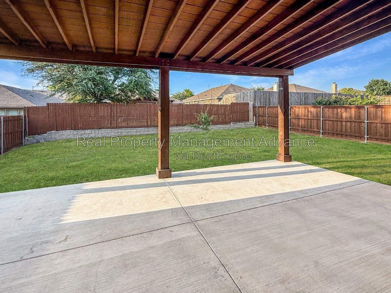 512 Winchester Dr - Photo 4 of 20