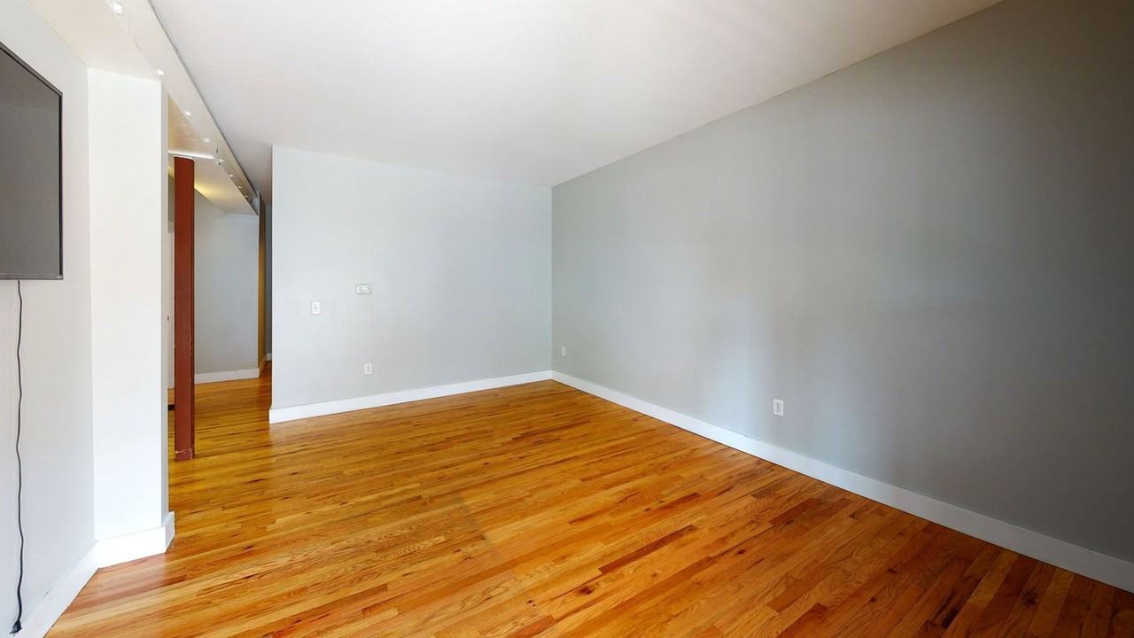 22 Chittenden Ave - Photo 3 of 11