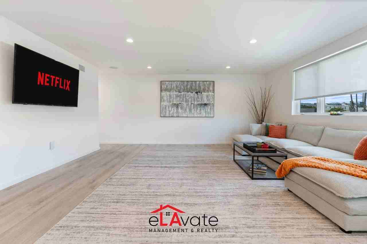 1035 N Serrano Ave #03 - Photo 7 of 26