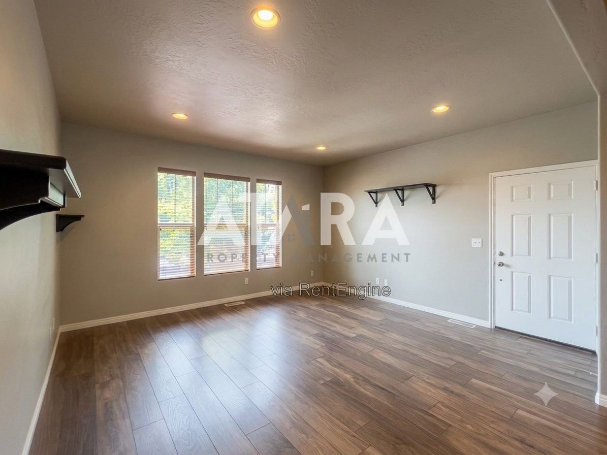 5285 W Hampstead Ln - Photo 5 of 36