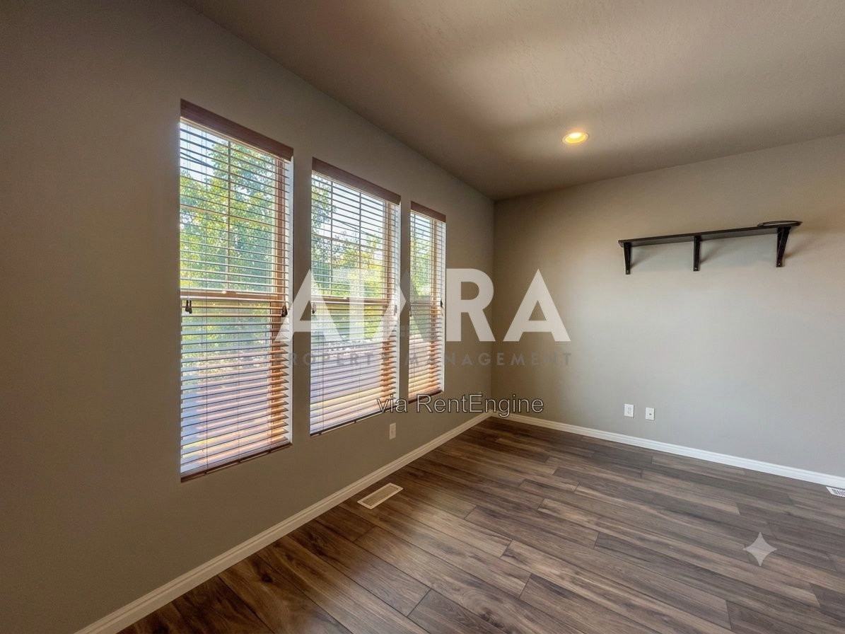 5285 W Hampstead Ln - Photo 7 of 36