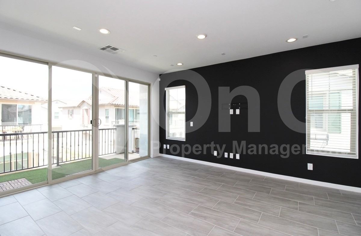 4648 S Jetty - Photo 4 of 15