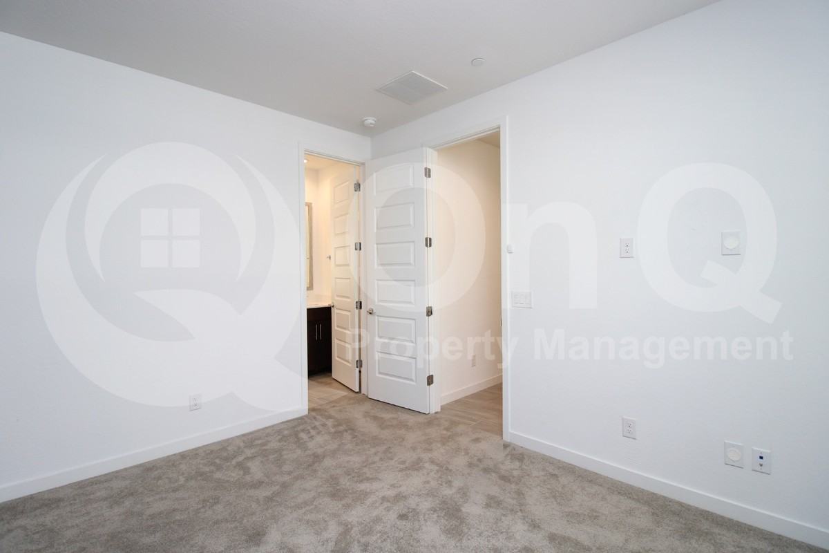 4648 S Jetty - Photo 7 of 15