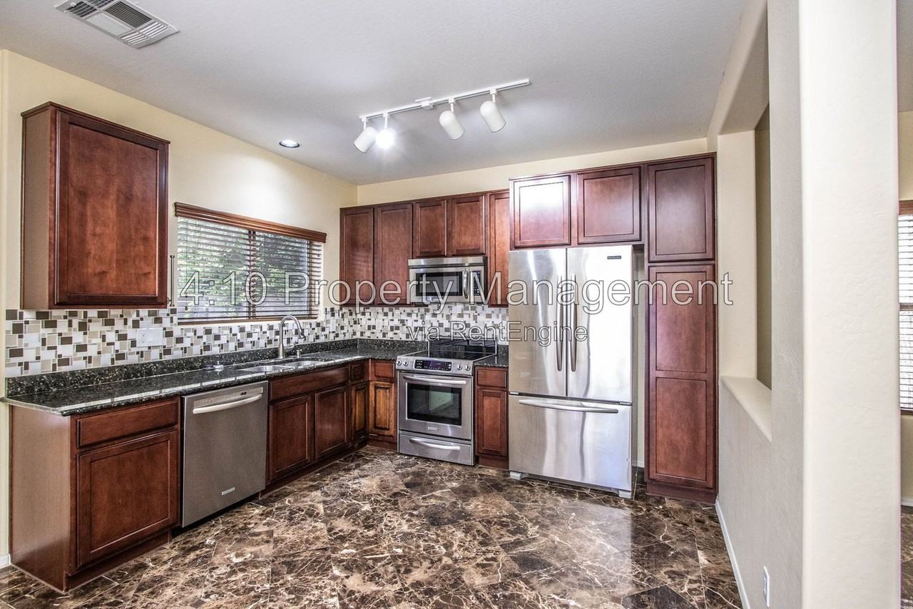 1161 E Boston St - Photo 4 of 33