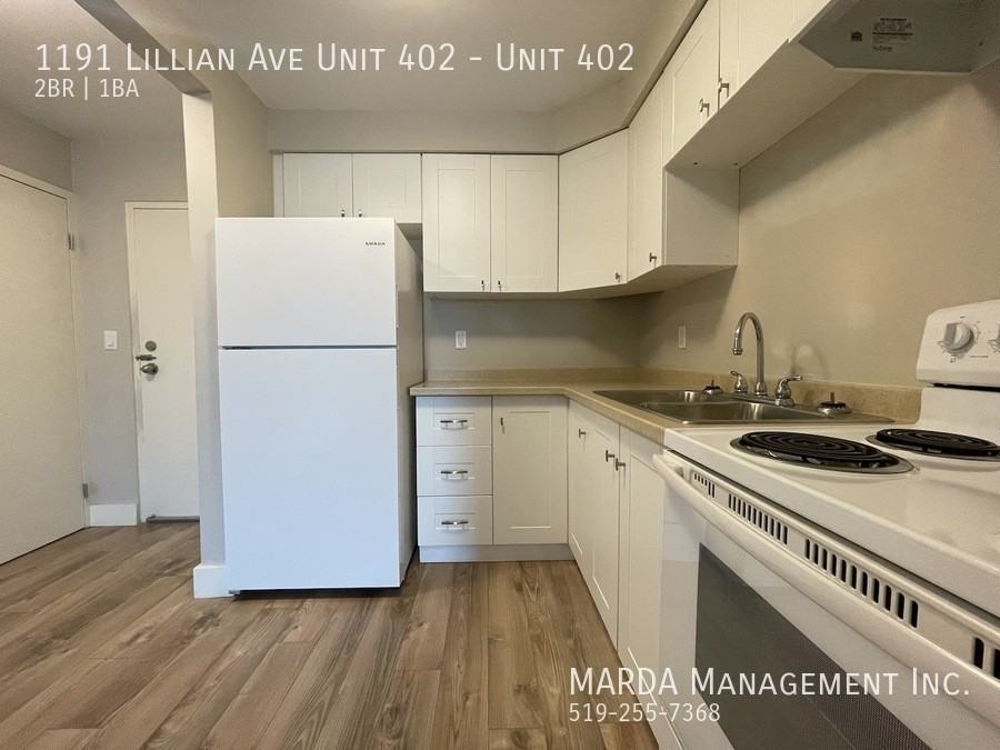1191 Lillian Ave Unit 402 #402 - Photo 4 of 17