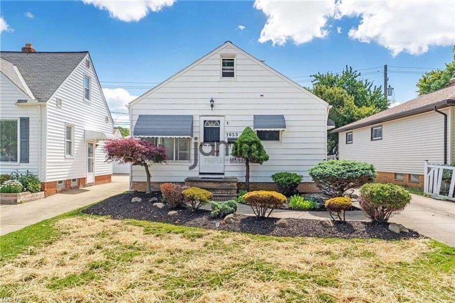 1653 Woodhurst Ave - Photo 2 of 33