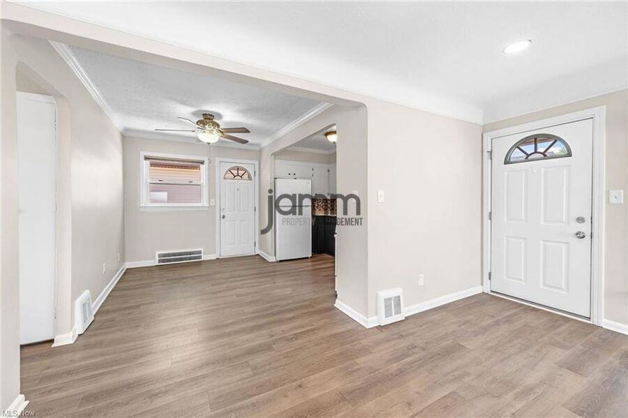 1653 Woodhurst Ave - Photo 7 of 33