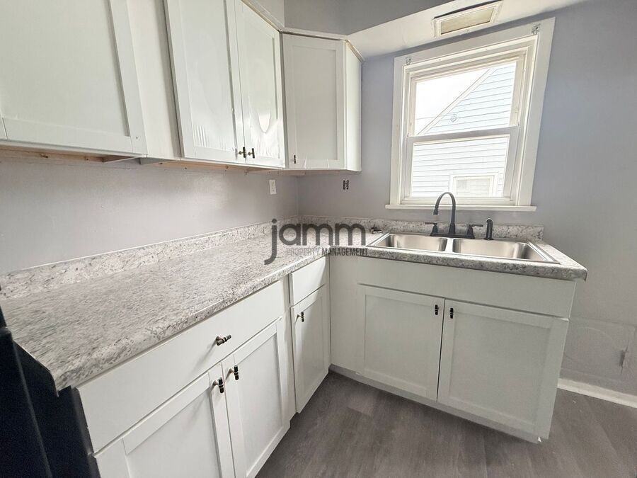5026 E 86th St - Photo 3 of 13