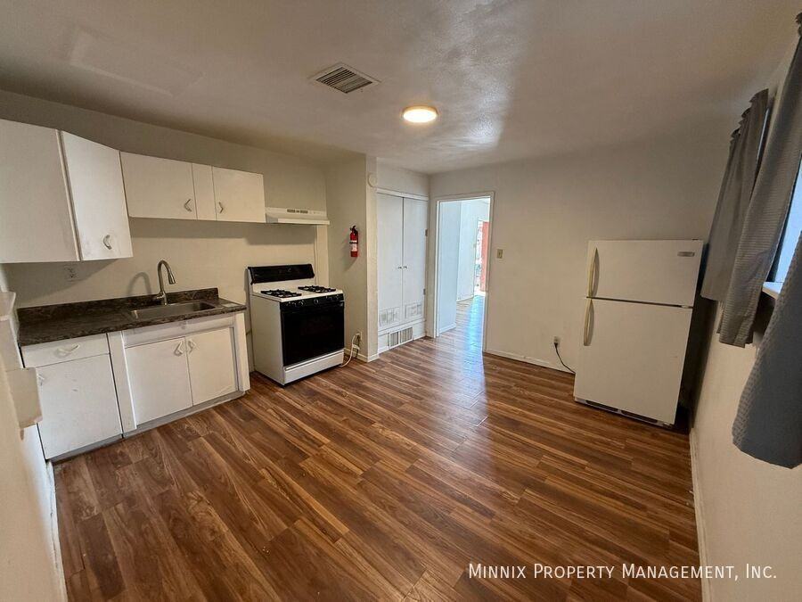 1526 E. Yandell Dr. - 1526 E. Yandell Dr. #1 - Photo 6 of 14