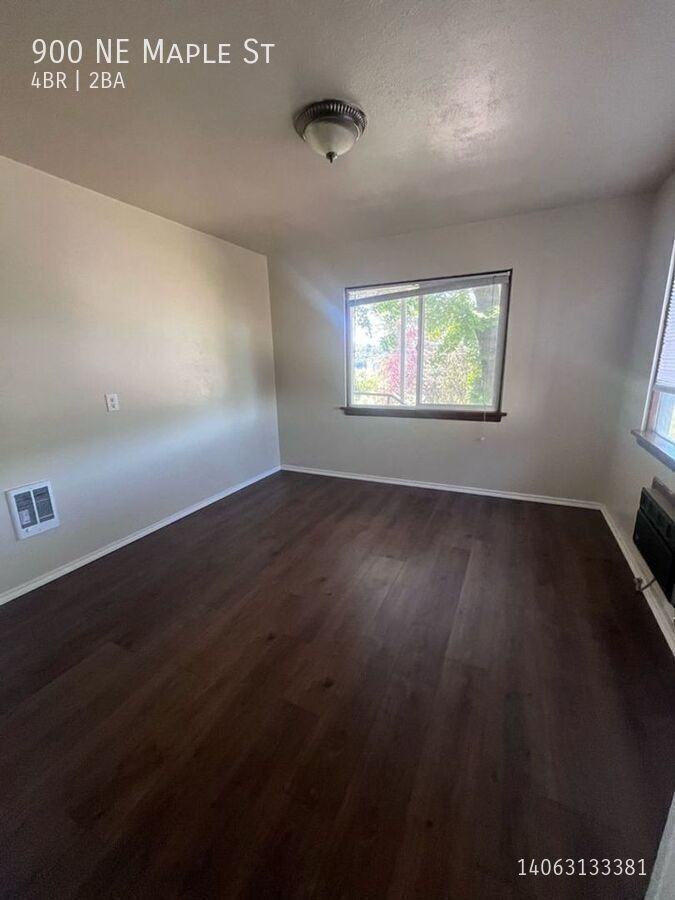 900 Ne Maple St - Photo 7 of 12