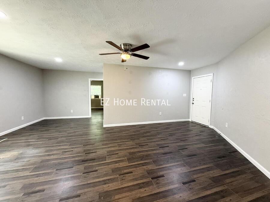 7515 Bayway Dr #3 - Photo 3 of 20