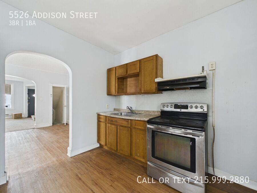 5526 Addison St - Photo 4 of 16
