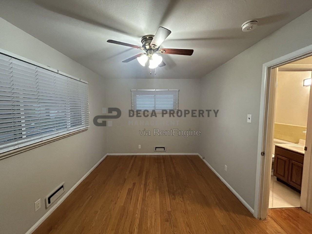 6405 Kingsway Dr - Photo 2 of 15
