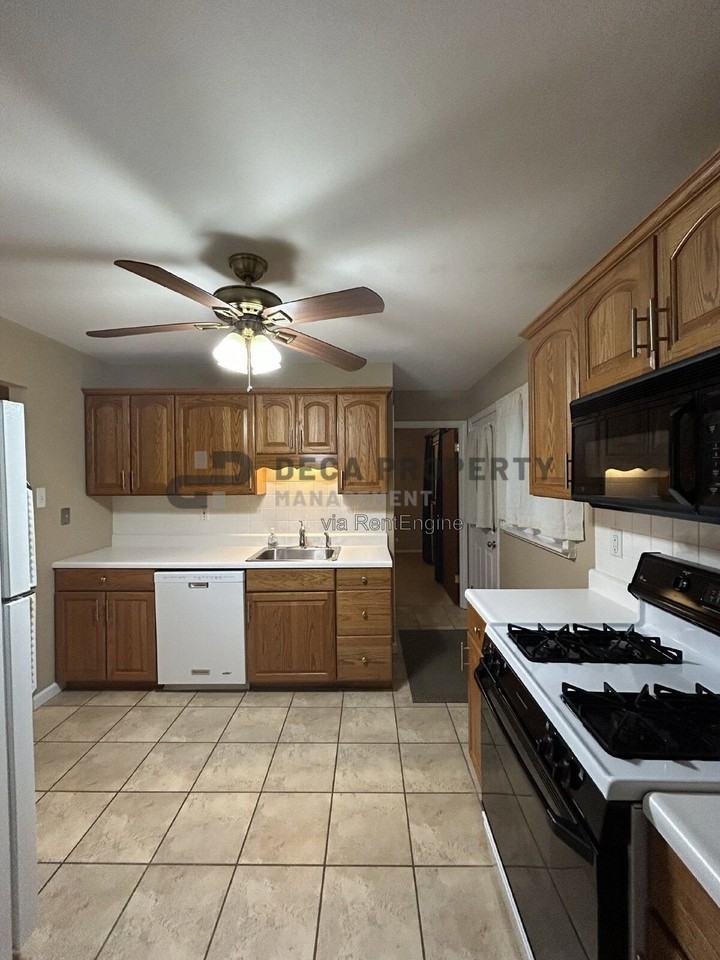 6405 Kingsway Dr - Photo 4 of 15