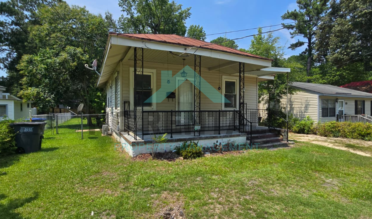 716 S Pine St - Photo 3 of 31