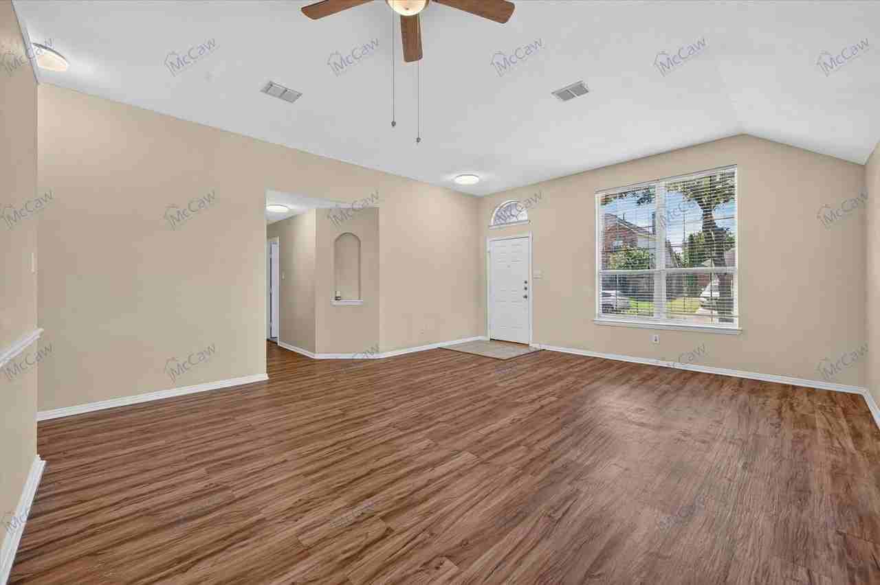 5079 Postwood Dr - Photo 2 of 23
