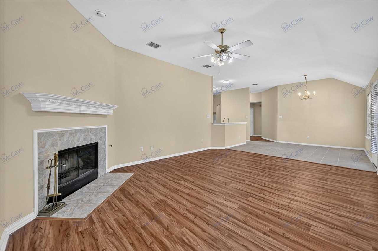 5079 Postwood Dr - Photo 3 of 23