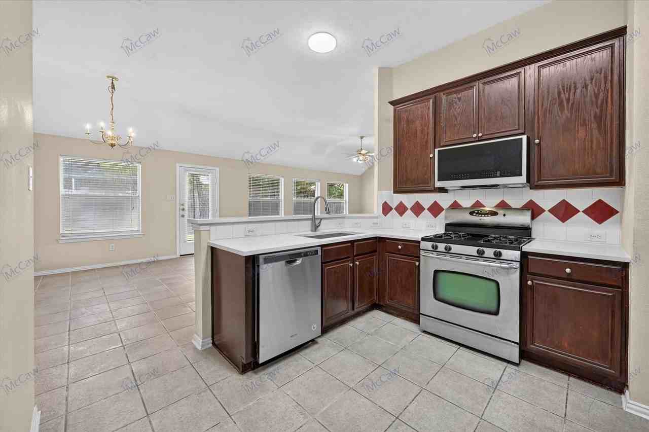 5079 Postwood Dr - Photo 5 of 23
