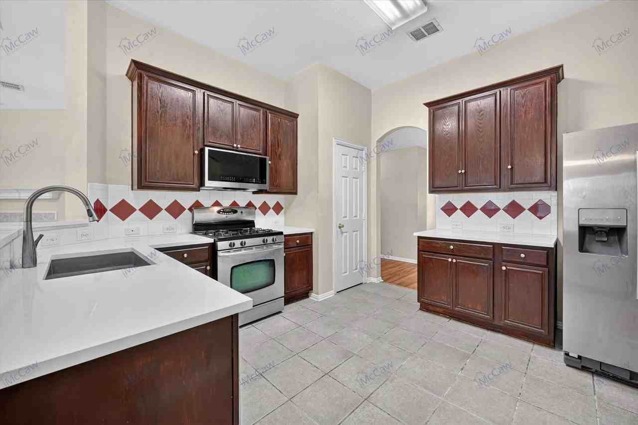 5079 Postwood Dr - Photo 7 of 23