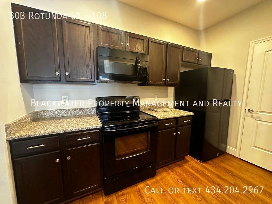 303 Rotunda St #108 - Photo 5 of 18