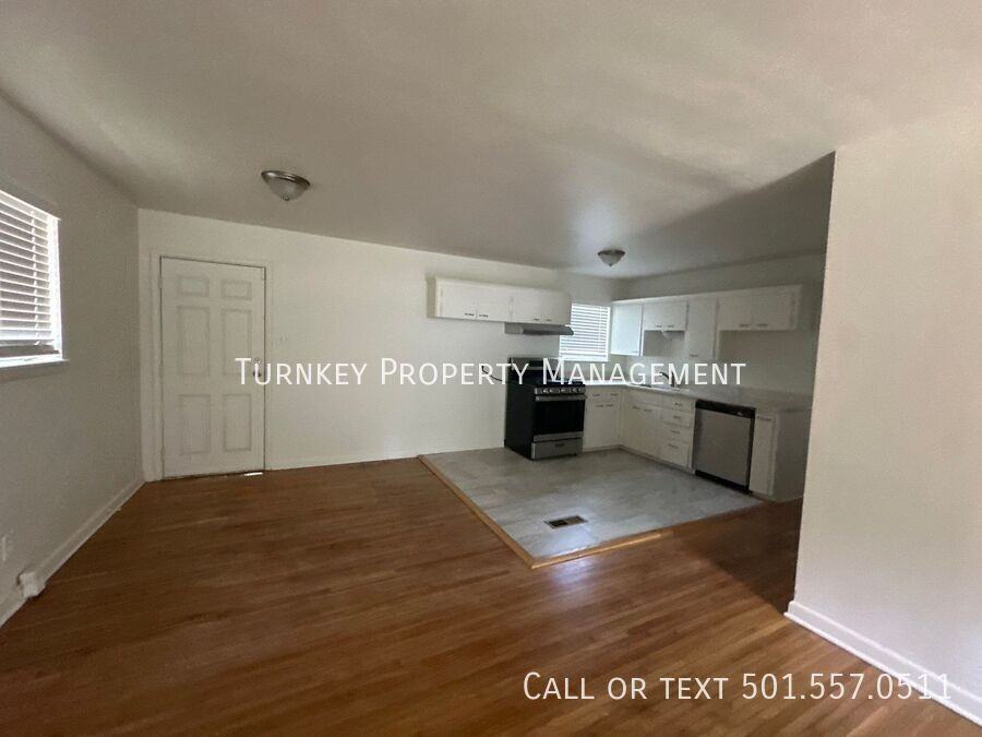 6404 Tracy Ave - Photo 4 of 9