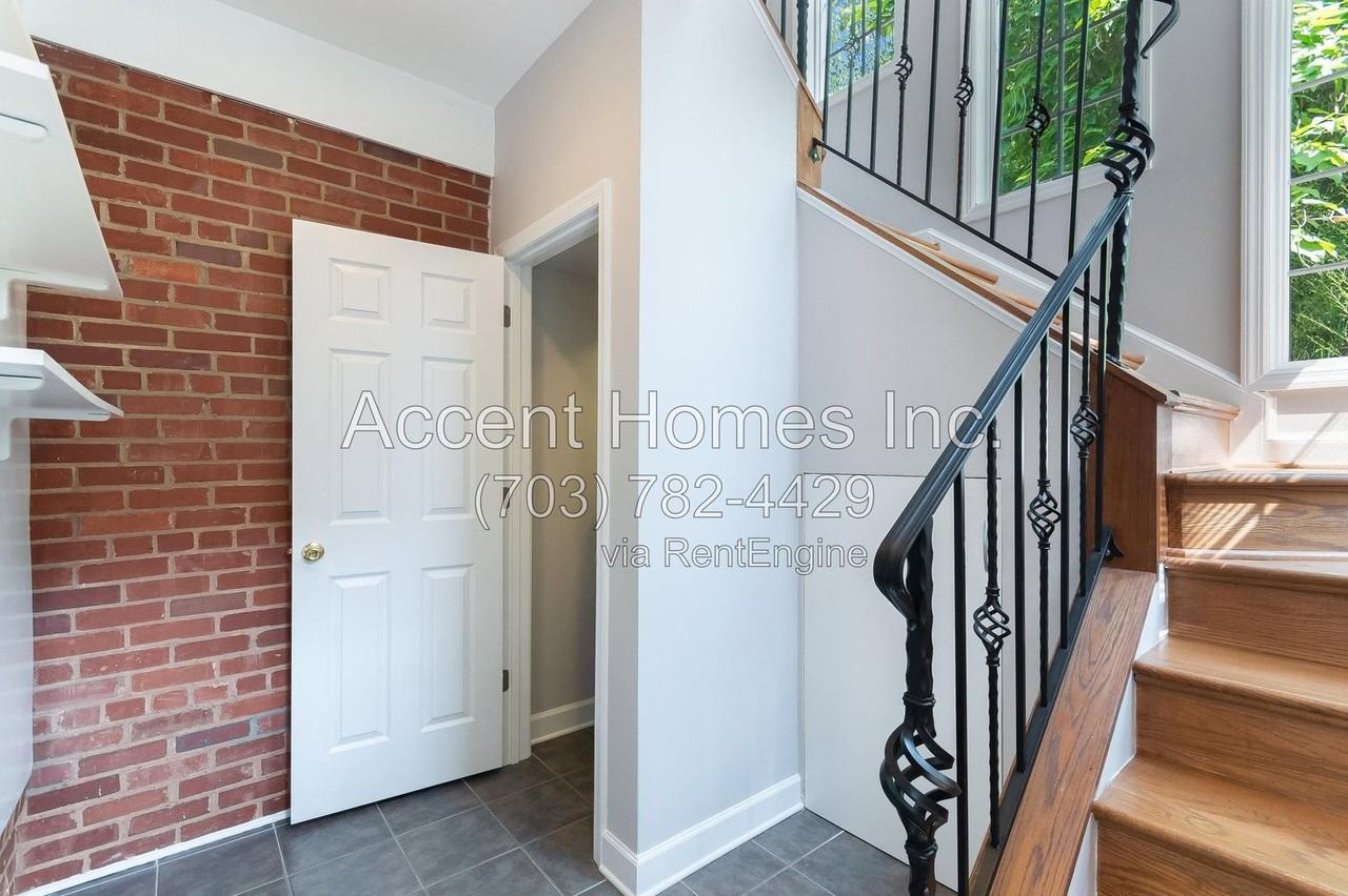 813 31st St S - Photo 4 of 36