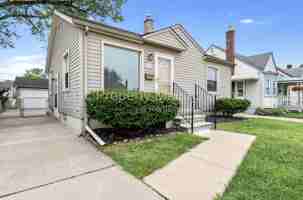 featured image of 12985 Walnut St