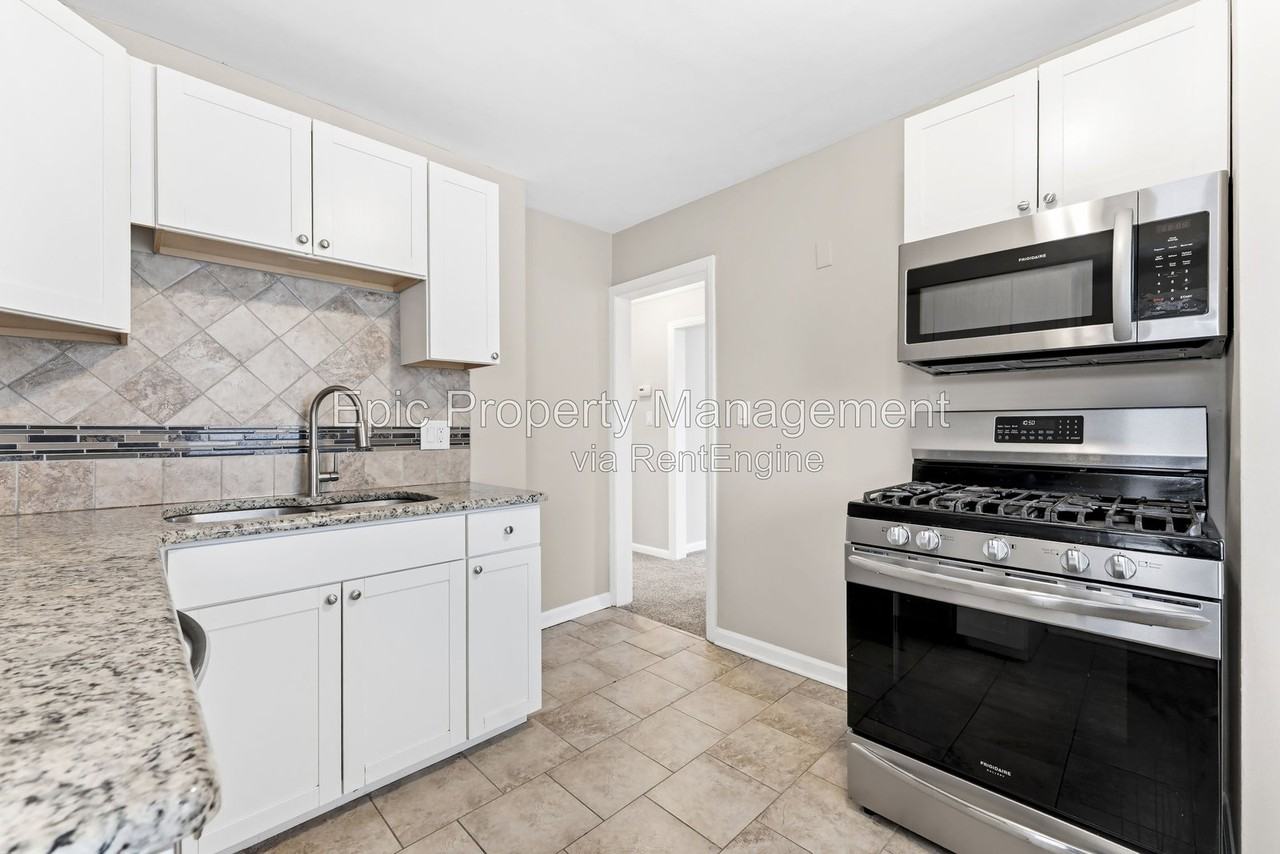 12985 Walnut St - Photo 3 of 12