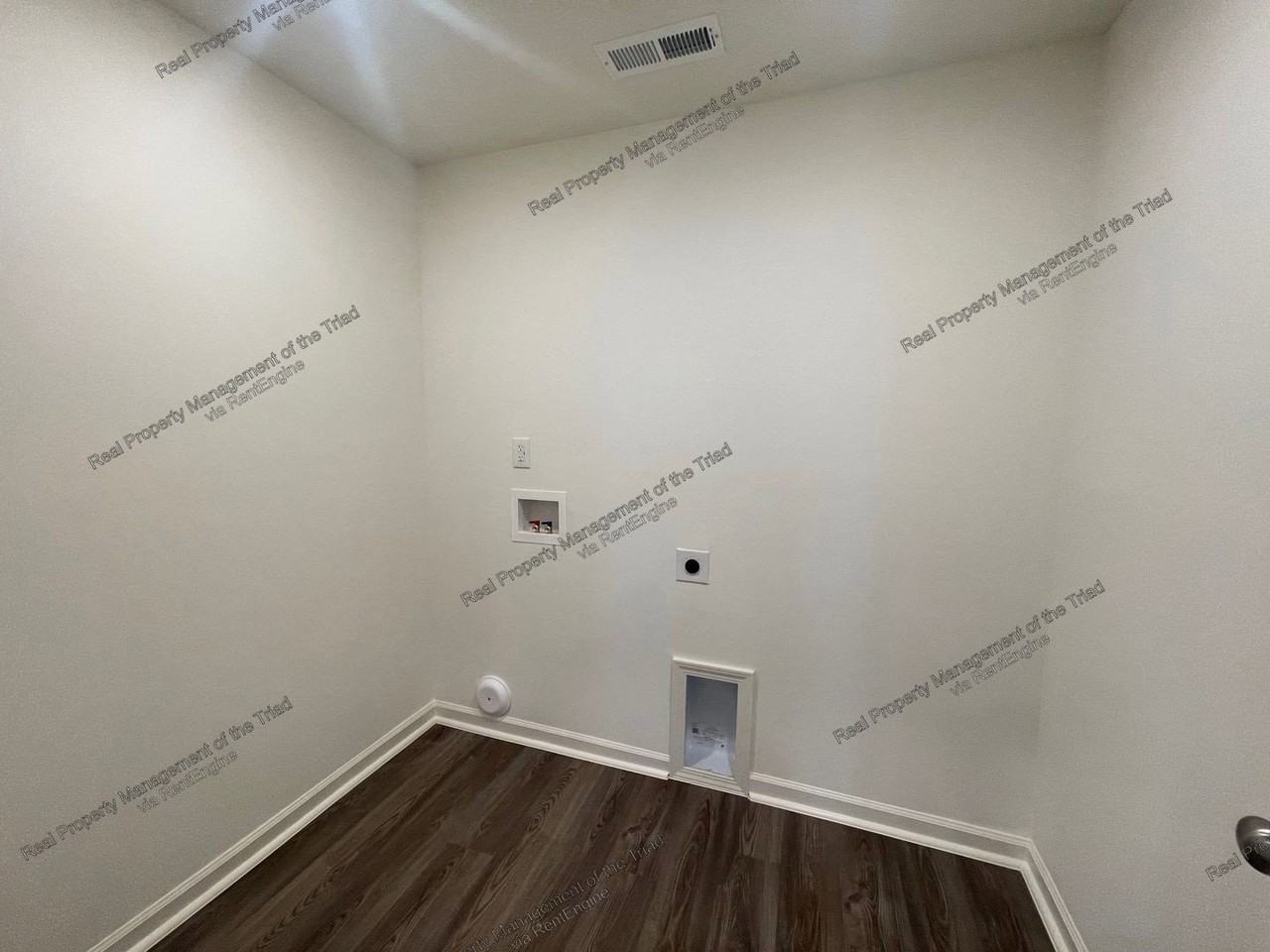 305 Pearson Dr - Photo 6 of 14