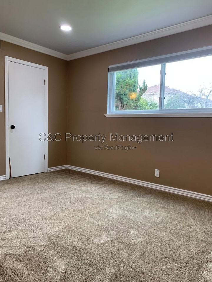 21925 Vernetti Way - Photo 7 of 18
