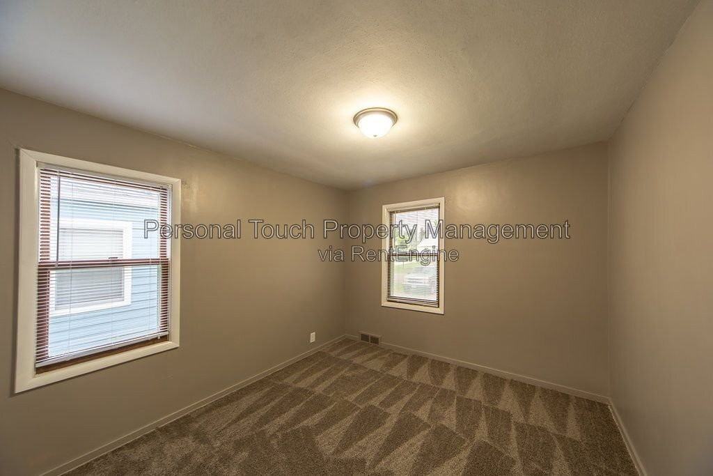 1422 11th St N - Photo 5 of 18